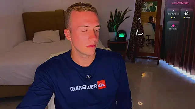 tommy cumfinger online show from November 2025 06:01:01 AM