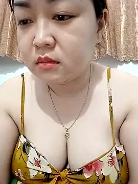 Snapshot of VyOanh2K chatting on September 2025 06:48:02 AM VyOanh2K online show from September 2025 06:48:02 AM