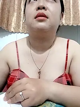 Snapshot of VyOanh2K chatting on September 2025 02:10:01 PM VyOanh2K online show from September 2025 02:10:01 PM