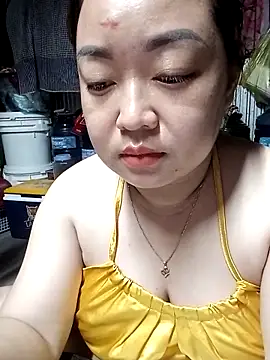 Snapshot of VyOanh2K chatting on September 2025 01:49:02 PM VyOanh2K online show from September 2025 01:49:02 PM