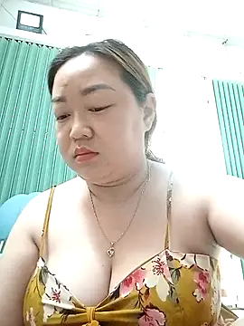 Snapshot of VyOanh2K chatting on September 2025 04:06:01 AM VyOanh2K online show from September 2025 04:06:01 AM