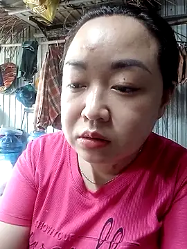 Snapshot of VyOanh2K chatting on October 2025 02:18:01 AM VyOanh2K online show from October 2025 02:18:01 AM