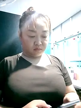 Snapshot of VyOanh2K chatting on February 2026 03:39:02 PM VyOanh2K online show from February 2026 03:39:02 PM