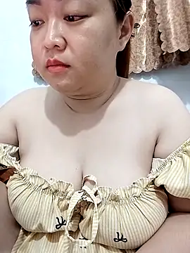 Snapshot of VyOanh2K chatting on March 2026 03:27:02 PM VyOanh2K online show from March 2026 03:27:02 PM