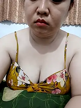 Snapshot of VyOanh2K chatting on March 2026 04:13:01 PM VyOanh2K online show from March 2026 04:13:01 PM