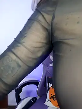 Snapshot of Aria_Bennett21 chatting on February 2026 07:27:02 AM Aria Bennett21 online show from February 2026 07:27:02 AM