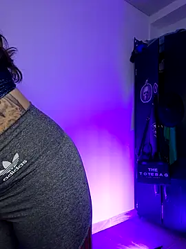 Snapshot of Aria_Bennett21 chatting on March 2026 04:07:02 AM Aria Bennett21 online show from March 2026 04:07:02 AM