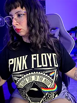 Snapshot of Aria_Bennett21 chatting on May 2026 03:57:02 AM Aria Bennett21 online show from May 2026 03:57:02 AM