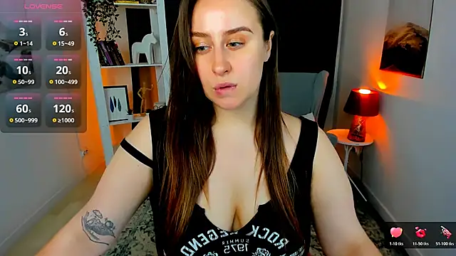 Lattea online show from October 2025 04:19:01 PM