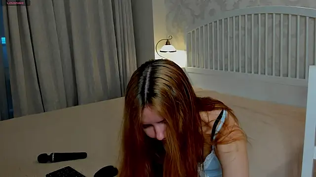 Snapshot of Eva__Lewis chatting on April 2026 04:06:02 AM Eva Lewis online show from April 2026 04:06:02 AM