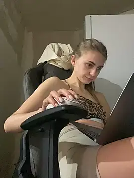 GraceTorrez online show from February 2025 06:56:02 PM