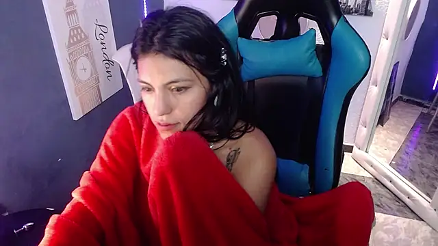 Snapshot of MartinaFonse chatting on January 2025 10:34:01 AM MartinaFonse online show from January 2025 10:34:01 AM