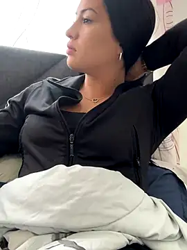 Snapshot of Sara_luna_ chatting on November 2025 03:46:01 PM Sara luna online show from November 2025 03:46:01 PM