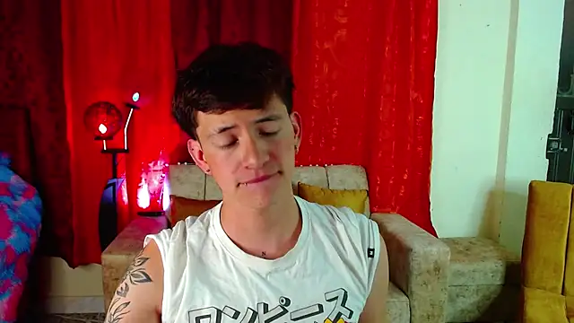 Snapshot of GabyThoms chatting on December 2024 07:51:02 AM GabyThoms online show from December 2024 07:51:02 AM