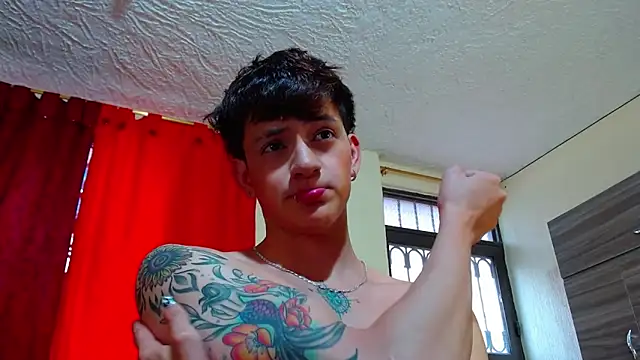 Snapshot of GabyThoms chatting on January 2025 07:13:01 PM GabyThoms online show from January 2025 07:13:01 PM