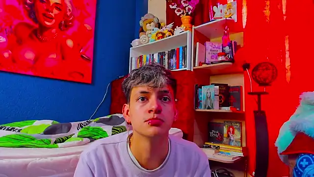 Snapshot of GabyThoms chatting on February 2025 05:31:01 PM GabyThoms online show from February 2025 05:31:01 PM