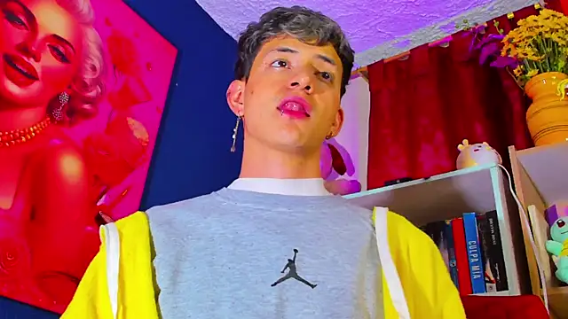 Snapshot of GabyThoms chatting on March 2025 03:57:02 AM GabyThoms online show from March 2025 03:57:02 AM