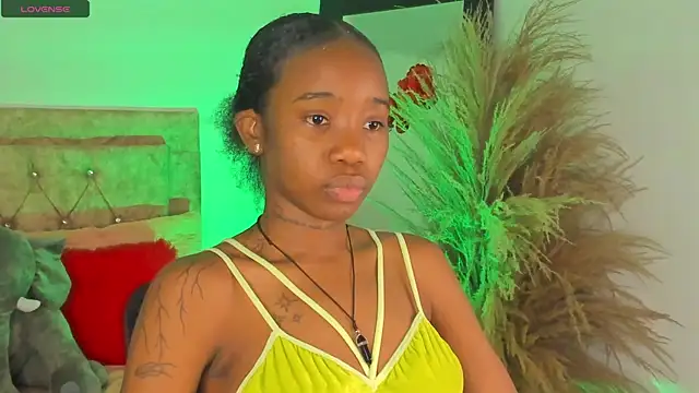 Snapshot of Rihana_hot01 chatting on March 2025 12:16:02 AM Rihana hot01 online show from March 2025 12:16:02 AM