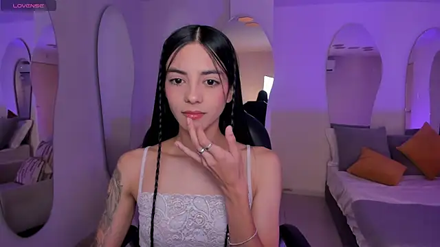 HannahJamesX online show from November 2025 07:16:02 PM