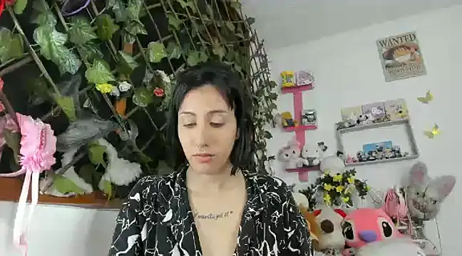 Snapshot of LunaDeCristall chatting on February 2025 09:08:02 AM LunaDeCristall online show from February 2025 09:08:02 AM