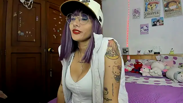 LunaDeCristall online show from October 2025 07:06:01 AM