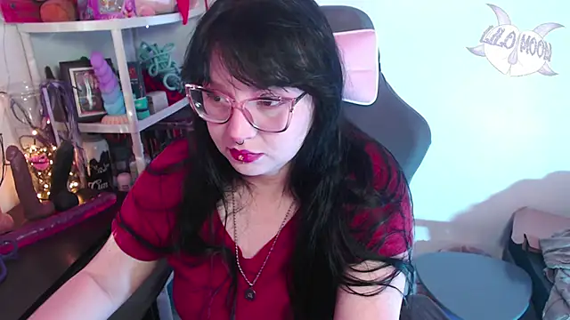 Snapshot of LiloMoon69 chatting on December 2024 01:29:02 AM LiloMoon69 online show from December 2024 01:29:02 AM