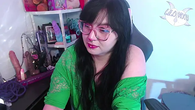 Snapshot of LiloMoon69 chatting on December 2024 06:22:02 AM LiloMoon69 online show from December 2024 06:22:02 AM