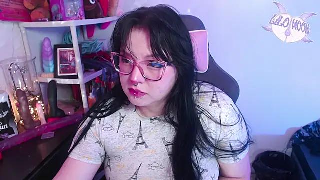 Snapshot of LiloMoon69 chatting on January 2025 03:29:01 AM LiloMoon69 online show from January 2025 03:29:01 AM
