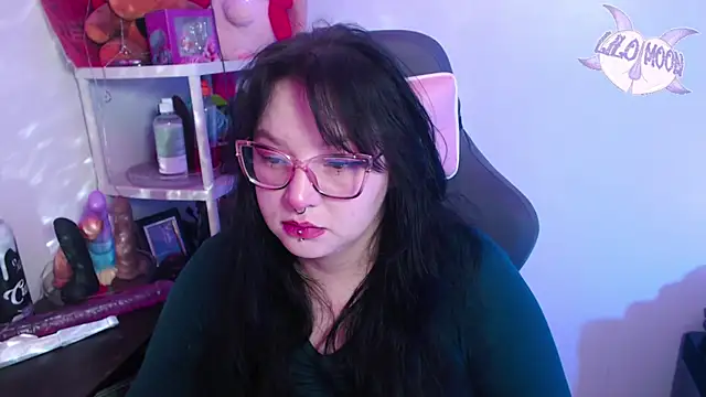 Snapshot of LiloMoon69 chatting on January 2025 03:55:02 AM LiloMoon69 online show from January 2025 03:55:02 AM