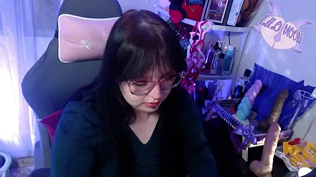 Snapshot of LiloMoon69 chatting on February 2025 06:26:02 AM LiloMoon69 online show from February 2025 06:26:02 AM