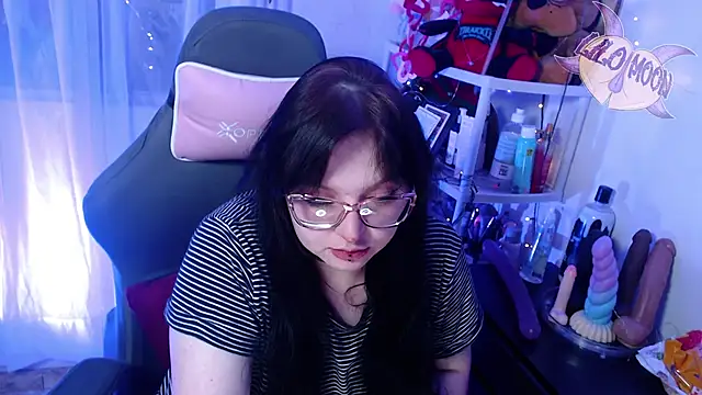 Snapshot of LiloMoon69 chatting on February 2025 04:07:02 AM LiloMoon69 online show from February 2025 04:07:02 AM