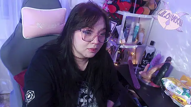 Snapshot of LiloMoon69 chatting on March 2025 06:51:01 AM LiloMoon69 online show from March 2025 06:51:01 AM