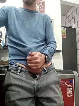 PublicNoFace online show from January 2025 12:38:01 PM