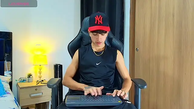  CamiloBass online show from May 2026 01:03:01 AM