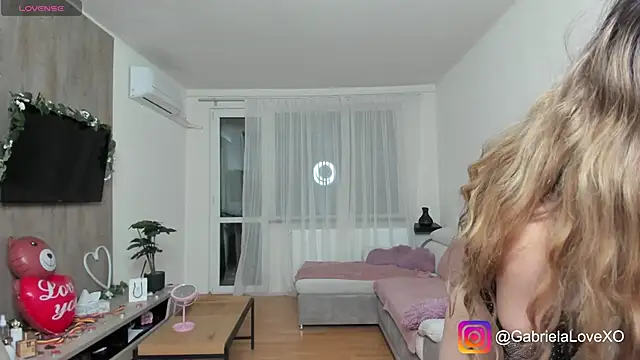 Snapshot of GabrielaLove_ chatting on March 2025 08:10:02 PM GabrielaLove online show from March 2025 08:10:02 PM
