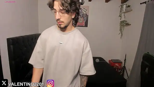 Valentino Xander online show from November 2025 11:58:01 PM