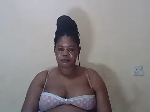 Snapshot of ANALQUEEN4 chatting on February 2025 06:15:02 PM ANALQUEEN4 online show from February 2025 06:15:02 PM