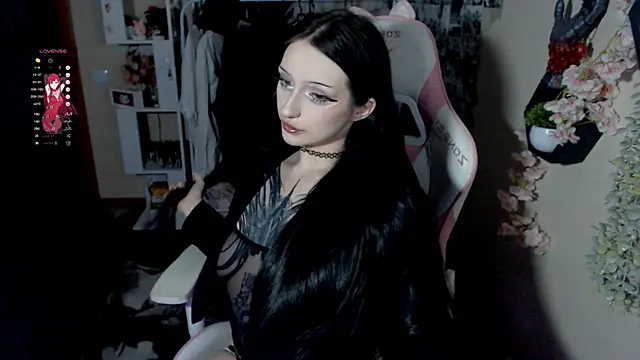 Snapshot of hikmurr chatting on December 2024 08:22:01 PM hikmurr online show from December 2024 08:22:01 PM