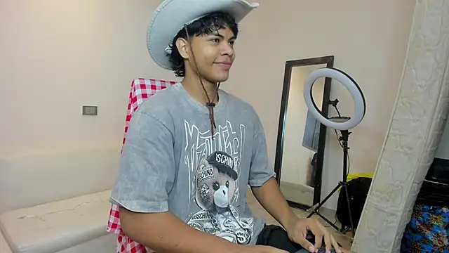 johan beley  online show from December 2024 01:41:02 PM