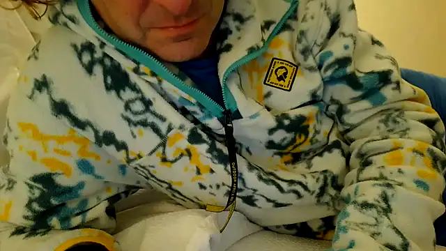 Snapshot of costanza7070 chatting on March 2025 05:33:01 AM costanza7070 online show from March 2025 05:33:01 AM