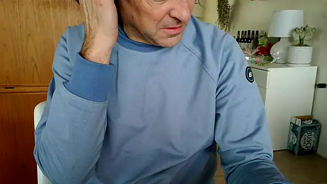 Snapshot of costanza7070 chatting on March 2025 04:45:01 PM costanza7070 online show from March 2025 04:45:01 PM