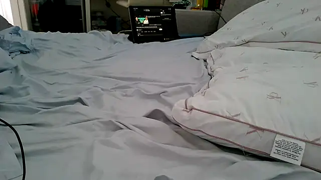 Snapshot of costanza7070 chatting on March 2025 03:13:02 PM costanza7070 online show from March 2025 03:13:02 PM