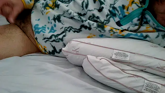 Snapshot of costanza7070 chatting on March 2025 06:18:01 PM costanza7070 online show from March 2025 06:18:01 PM