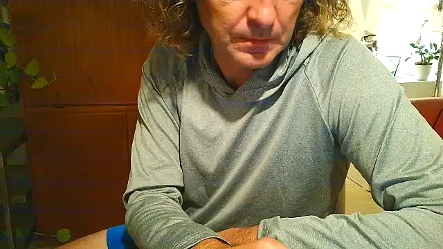 Snapshot of costanza7070 chatting on October 2025 04:15:01 AM costanza7070 online show from October 2025 04:15:01 AM