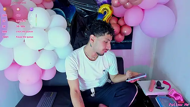 Snapshot of Piggy_Eddy chatting on October 2025 08:48:01 PM Piggy Eddy online show from October 2025 08:48:01 PM