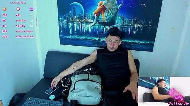 Snapshot of Piggy_Eddy chatting on October 2025 09:14:02 PM Piggy Eddy online show from October 2025 09:14:02 PM