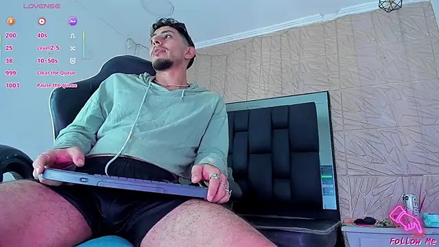 Snapshot of Piggy_Eddy chatting on October 2025 05:19:02 AM Piggy Eddy online show from October 2025 05:19:02 AM