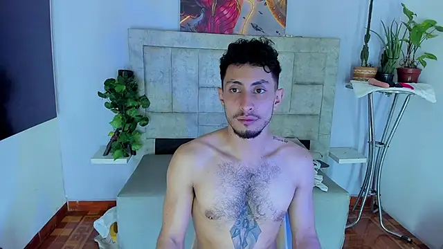 Snapshot of Piggy_Eddy chatting on October 2025 08:11:02 PM Piggy Eddy online show from October 2025 08:11:02 PM