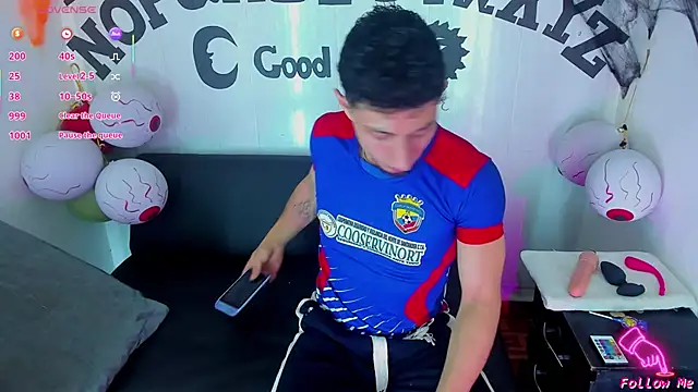 Snapshot of Piggy_Eddy chatting on October 2025 08:41:02 PM Piggy Eddy online show from October 2025 08:41:02 PM