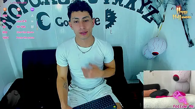 Snapshot of Piggy_Eddy chatting on October 2025 07:26:02 PM Piggy Eddy online show from October 2025 07:26:02 PM